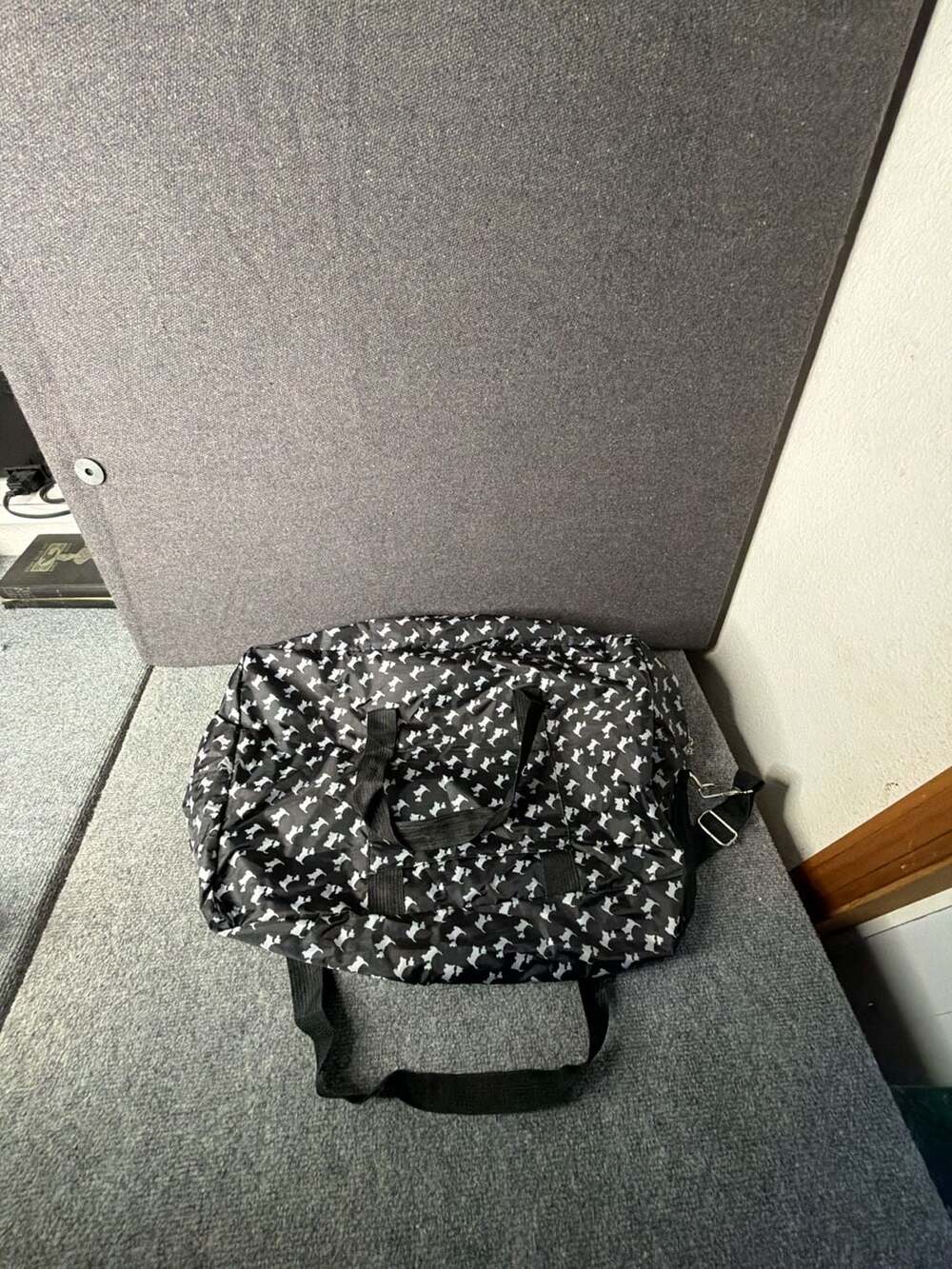 Arxus Foldable Travel Duffel Bag with Shoulder Strap Black Dog Print
